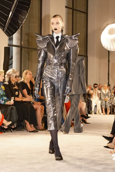 Look 18